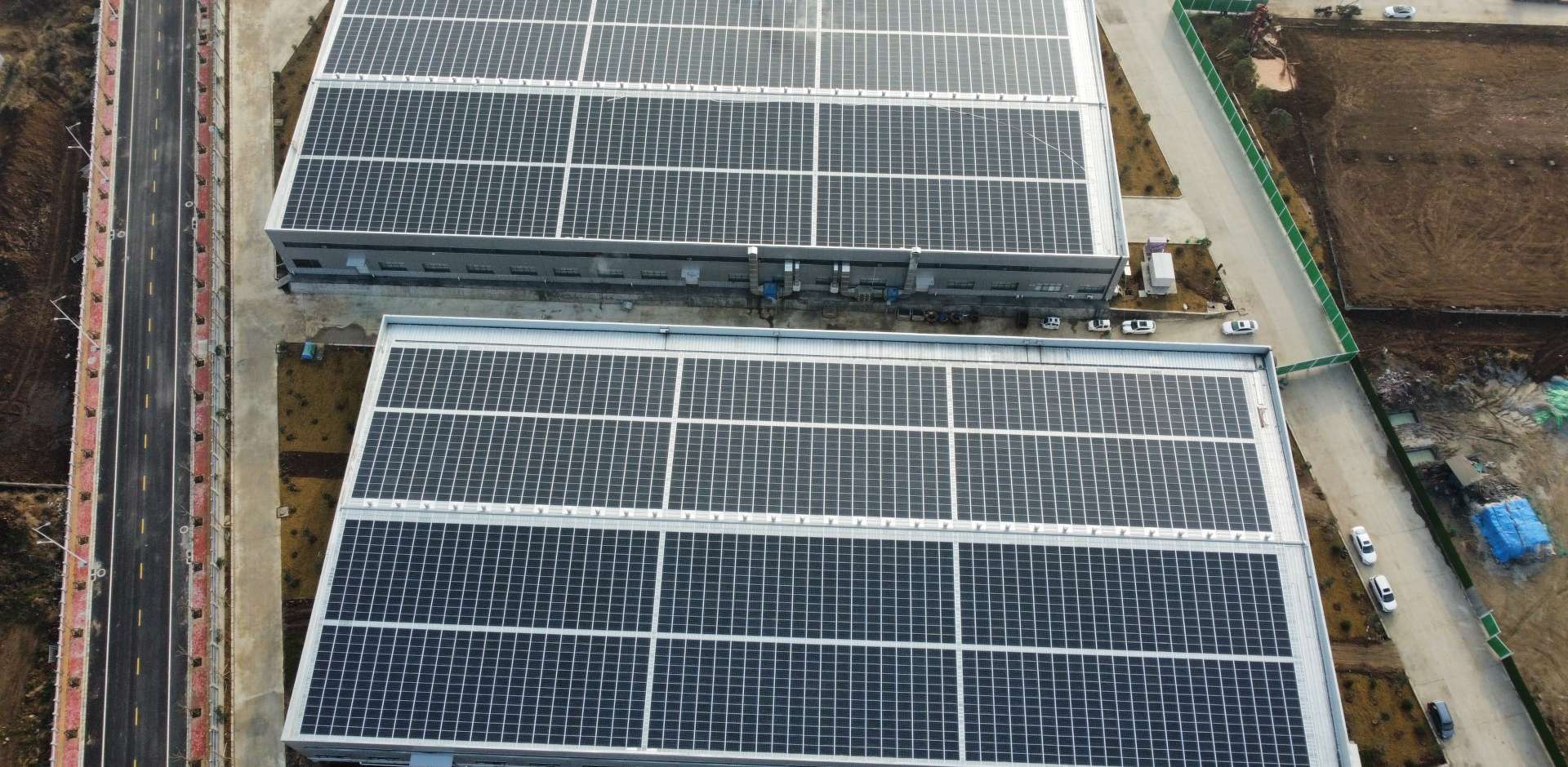 1920-2021年3月，河南唐河縣 中部食品城BIPV光伏項目，裝機量1.8MW，年發(fā)電200萬(wàn)度，滿(mǎn)足45%用電需求.jpg